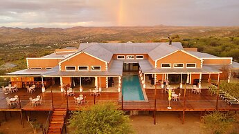 River Crossing Lodge