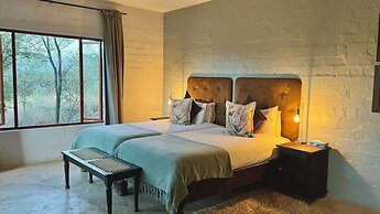 River Crossing Lodge