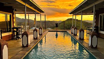 River Crossing Lodge