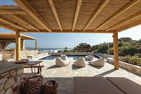 Amalgam Homes Paros