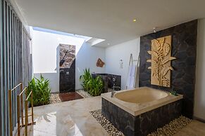 The Royal Purnama Luxury Villas - Adults Only