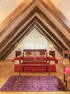 Small Luxury Palace Residence