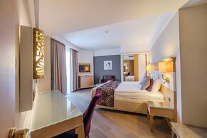 Villa Side Residence