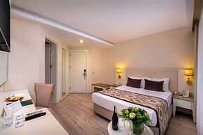 Villa Side Hotel