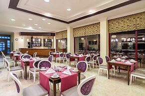 Villa Side Hotel