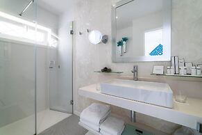 Lani's Suites de Luxe