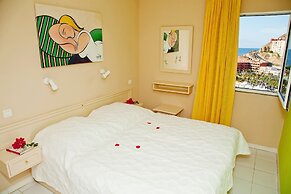 Apartamentos Curasol