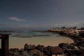 Northshore Seaside Suites