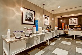 Hampton Inn & Suites Cincinnati-Downtown