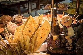 Actuall Convention Hotel