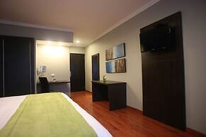 Aranjuez Hotel & Suites
