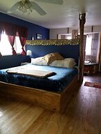 Aloha Crater Lodge and Lava Tube