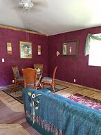 Aloha Crater Lodge and Lava Tube