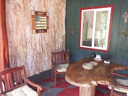 Aloha Crater Lodge and Lava Tube