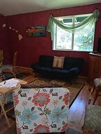 Aloha Crater Lodge and Lava Tube