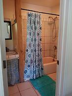 Aloha Crater Lodge and Lava Tube