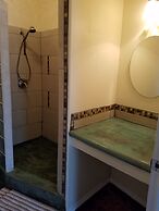 Aloha Crater Lodge and Lava Tube