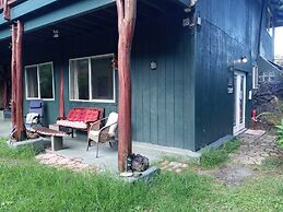 Aloha Crater Lodge and Lava Tube