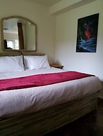 Aloha Crater Lodge and Lava Tube