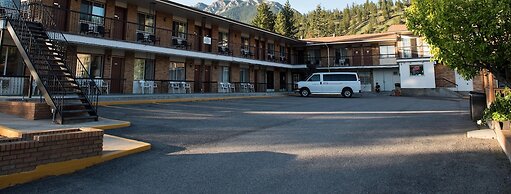 Radium Park Lodge