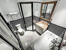 Shangrila Boutique Hotel
