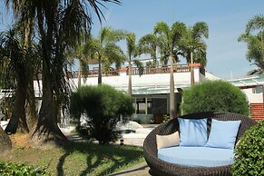 Shangrila Boutique Hotel