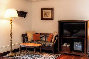 Shangrila Boutique Hotel