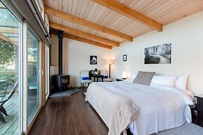 Backeddy Resort and Marina