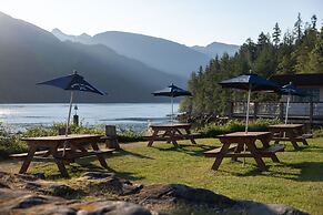 Backeddy Resort and Marina