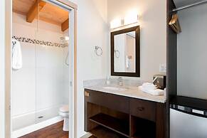 Backeddy Resort and Marina