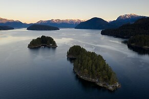 Backeddy Resort and Marina