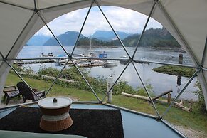 Backeddy Resort and Marina