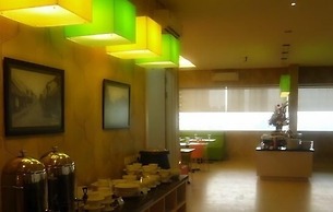 Hotel Dragon Inn by SHM