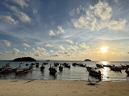 Lipe Power Beach Resort