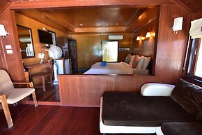 Lipe Power Beach Resort