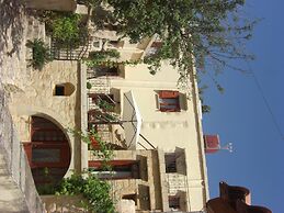 Patriko Traditional Residence