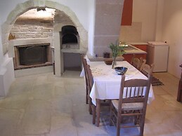 Patriko Traditional Residence