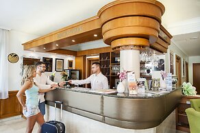 Holiday Club Apartman Hotel