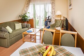 Holiday Club Apartman Hotel