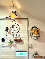 Ximen Triple Tiger Hostel