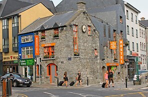 Galway City Hostel & Bar
