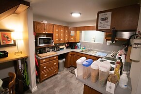 Pring Guesthouse - Hostel