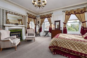 The Noble Suites