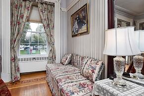 The Noble Suites