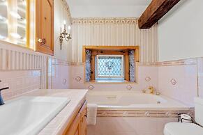 The Noble Suites
