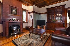 The Noble Suites