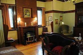 The Noble Suites