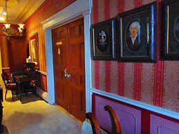 The Noble Suites