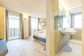 Berghotel Jochgrimm - Your hoome in the Dolomites