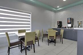 Travelodge by Wyndham Calhoun South I-75